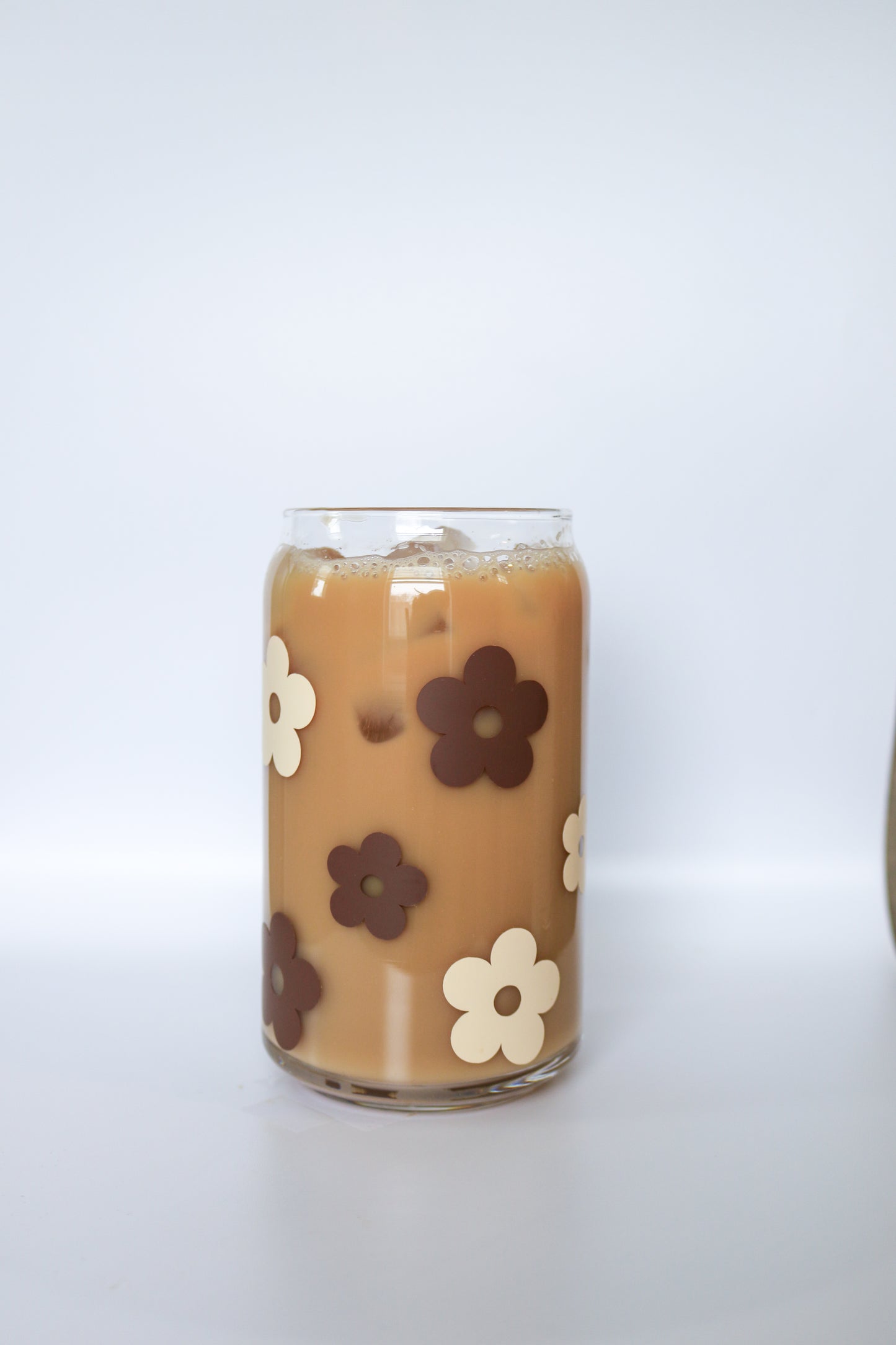 Coffee Daisy Glass Can